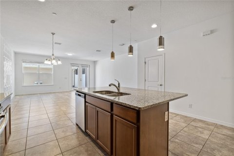 Townhouse in Winter Garden, Florida 3 bedrooms, 173.54 sq.m. № 2200490 - photo 16
