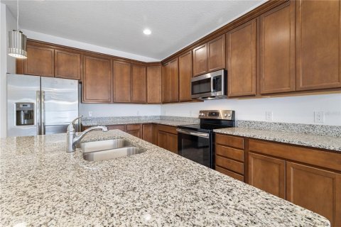 Townhouse in Winter Garden, Florida 3 bedrooms, 173.54 sq.m. № 2200490 - photo 15