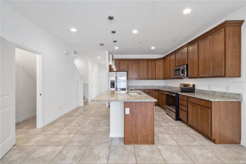 Townhouse in Winter Garden, Florida 3 bedrooms, 173.54 sq.m. № 2200490 - photo 14