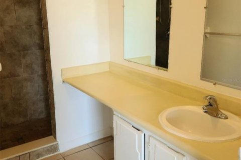 Condo in Orlando, Florida, 3 bedrooms  № 2098425 - photo 12