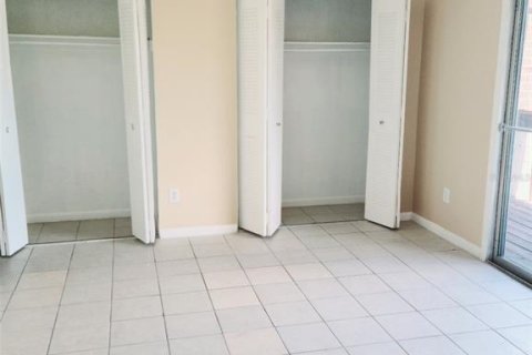 Condo in Orlando, Florida, 3 bedrooms  № 2098425 - photo 9
