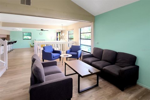 Villa ou maison à louer à Bradenton, Floride: 3 chambres, 193.61 m2 № 2298862 - photo 9