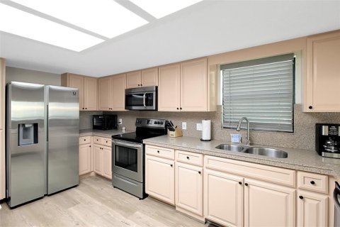 Villa ou maison à louer à Bradenton, Floride: 3 chambres, 193.61 m2 № 2298862 - photo 15