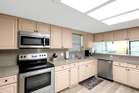 Villa ou maison à louer à Bradenton, Floride: 3 chambres, 193.61 m2 № 2298862 - photo 16