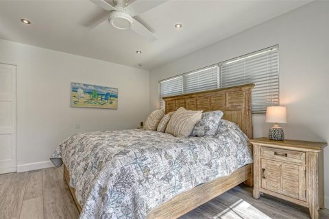 House in Longboat Key, Florida 2 bedrooms, 153.94 sq.m. № 357476 - photo 30