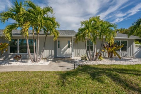 House in Longboat Key, Florida 2 bedrooms, 153.94 sq.m. № 357476 - photo 6