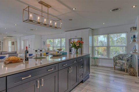 House in Longboat Key, Florida 2 bedrooms, 153.94 sq.m. № 357476 - photo 24