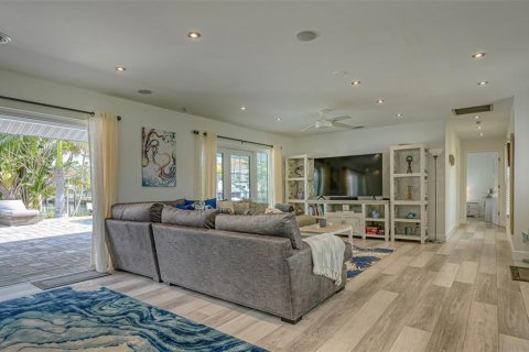 House in Longboat Key, Florida 2 bedrooms, 153.94 sq.m. № 357476 - photo 14