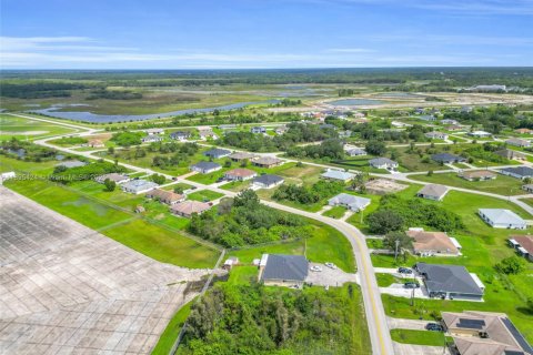 Commercial property in Lehigh Acres, Florida № 2035574 - photo 27