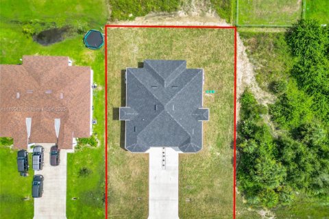 Commercial property in Lehigh Acres, Florida № 2035574 - photo 26