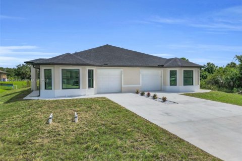 Commercial property in Lehigh Acres, Florida № 2035574 - photo 28