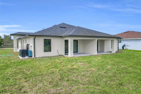 Commercial property in Lehigh Acres, Florida № 2035574 - photo 25