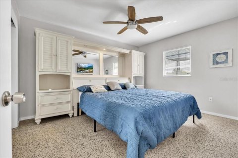 House in Punta Gorda, Florida 2 bedrooms, 89.19 sq.m. № 2150277 - photo 18