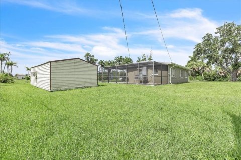 House in Punta Gorda, Florida 2 bedrooms, 89.19 sq.m. № 2150277 - photo 30
