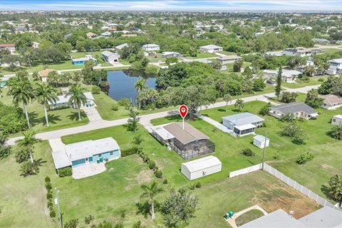 House in Punta Gorda, Florida 2 bedrooms, 89.19 sq.m. № 2150277 - photo 3