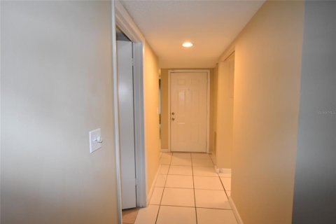 Condo in Orlando, Florida, 2 bedrooms  № 1911211 - photo 13