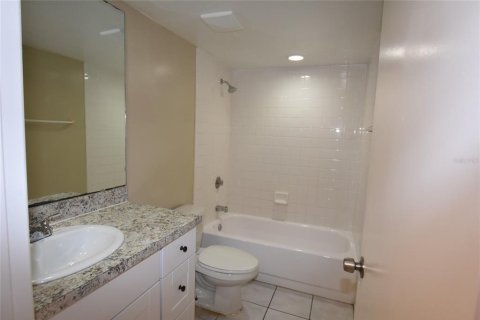 Condo in Orlando, Florida, 2 bedrooms  № 1911211 - photo 19