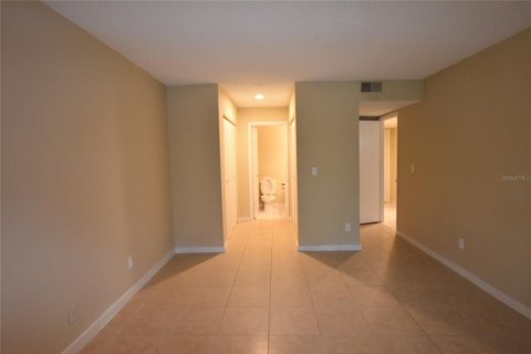 Condo in Orlando, Florida, 2 bedrooms  № 1911211 - photo 15