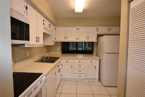 Condo in Orlando, Florida, 2 bedrooms  № 1911211 - photo 3
