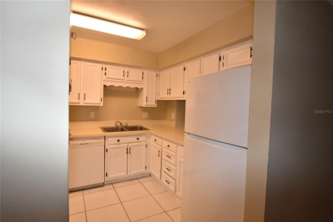 Condo in Orlando, Florida, 2 bedrooms  № 1911211 - photo 23