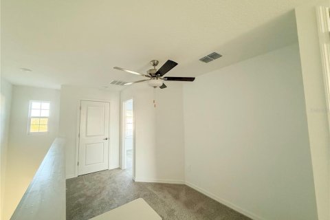 Townhouse in Land O' Lakes, Florida 3 bedrooms, 148.74 sq.m. № 2230177 - photo 14