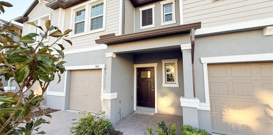 Townhouse in Land O' Lakes, Florida 3 bedrooms, 148.74 sq.m. № 2230177