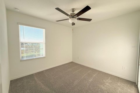 Townhouse in Land O' Lakes, Florida 3 bedrooms, 148.74 sq.m. № 2230177 - photo 10