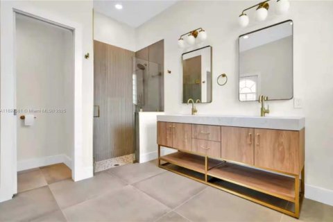 House in Boynton Beach, Florida 5 bedrooms, 278.61 sq.m. № 1949020 - photo 16