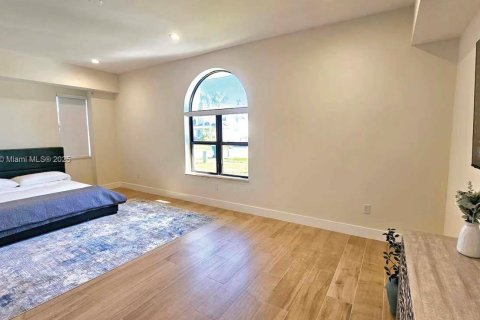 House in Boynton Beach, Florida 5 bedrooms, 278.61 sq.m. № 1949020 - photo 5