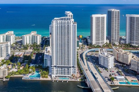 Condo à Hollywood, Floride, 2 chambres  № 2012215