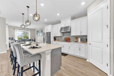 Casa en venta en Wesley Chapel, Florida, 5 dormitorios, 321.53 m2 № 2200645 - foto 7