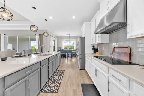 Casa en venta en Wesley Chapel, Florida, 5 dormitorios, 321.53 m2 № 2200645 - foto 8