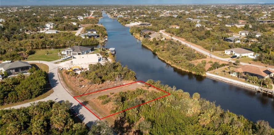Land in Port Charlotte, Florida № 2103705