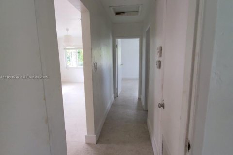 Снять в аренду виллу или дом в Норт-Майами-Бич, Флорида 2 спальни, 74.97м2, № 1990466 - фото 9