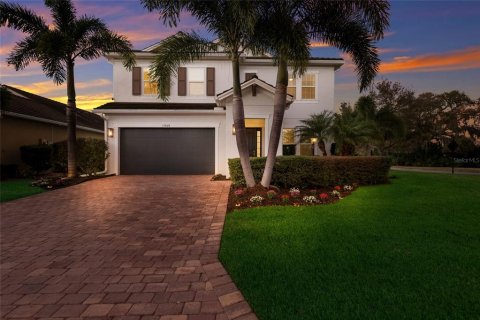 House in Lakewood Ranch, Florida 5 bedrooms, 269.97 sq.m. № 2143004 - photo 3