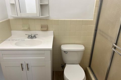 Снять в аренду кондоминиум в Норт-Майами-Бич, Флорида 2 спальни, 69.68м2, № 1992853 - фото 11