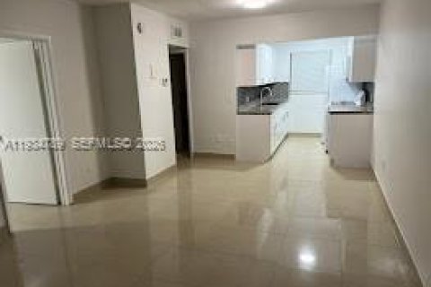 Снять в аренду кондоминиум в Норт-Майами-Бич, Флорида 2 спальни, 69.68м2, № 1992853 - фото 7