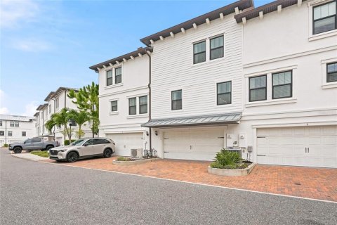 Adosado en venta en Tampa, Florida, 3 dormitorios, 205.31 m2 № 2226430 - foto 30