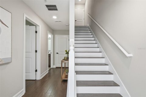 Adosado en venta en Tampa, Florida, 3 dormitorios, 205.31 m2 № 2226430 - foto 7