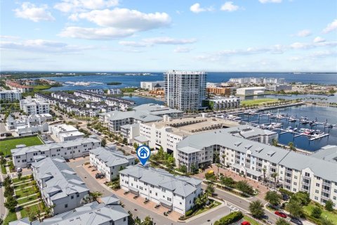 Adosado en venta en Tampa, Florida, 3 dormitorios, 205.31 m2 № 2226430 - foto 2