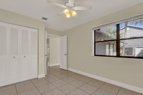 House in Stuart, Florida 4 bedrooms, 191.66 sq.m. № 2270448 - photo 22