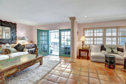 Condo in Hallandale Beach, Florida, 2 bedrooms  № 2053807 - photo 5