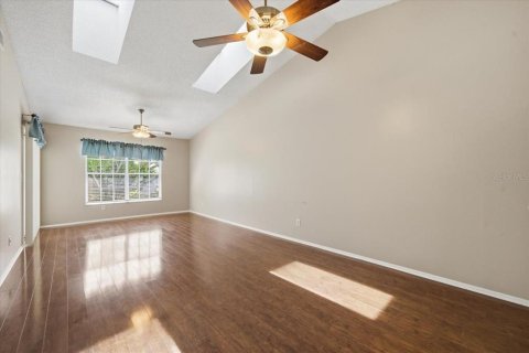 Adosado en venta en Treasure Island, Florida, 2 dormitorios, 85.47 m2 № 2095745 - foto 16