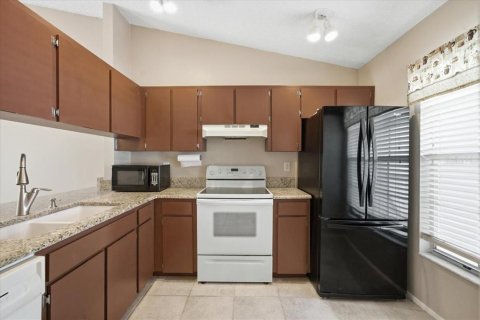 Adosado en venta en Treasure Island, Florida, 2 dormitorios, 85.47 m2 № 2095745 - foto 10