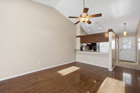 Adosado en venta en Treasure Island, Florida, 2 dormitorios, 85.47 m2 № 2095745 - foto 9
