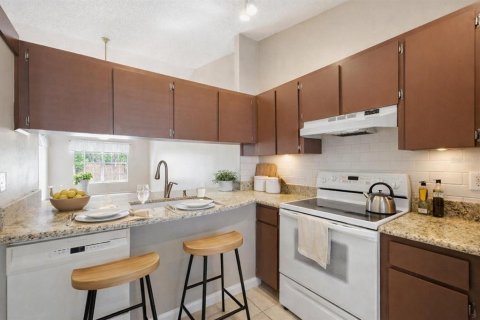 Adosado en venta en Treasure Island, Florida, 2 dormitorios, 85.47 m2 № 2095745 - foto 12