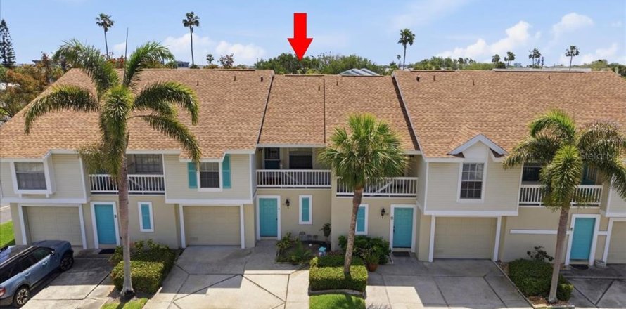 Adosado en Treasure Island, Florida 2 dormitorios, 85.47 m2 № 2095745