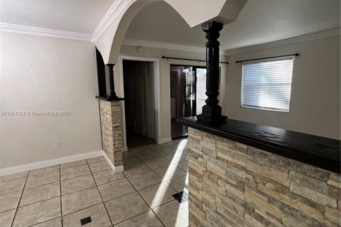 Снять в аренду кондоминиум в Майами, Флорида 2 спальни, 92.25м2, № 1930992 - фото 8