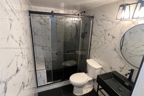 Снять в аренду кондоминиум в Майами, Флорида 2 спальни, 92.25м2, № 1930992 - фото 10