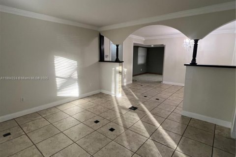 Снять в аренду кондоминиум в Майами, Флорида 2 спальни, 92.25м2, № 1930992 - фото 9